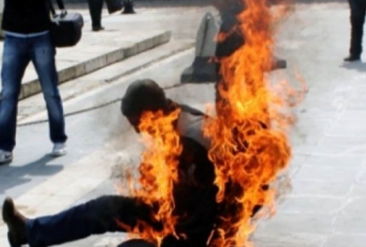 Japan: Man set himself on fire near PM office to oppose Shinzo Abe state funeral