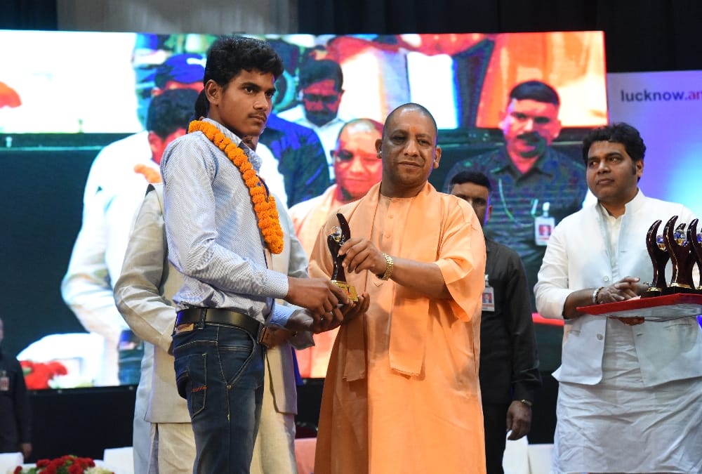  amar ujala medhavi chhatra samman samaroh 2018