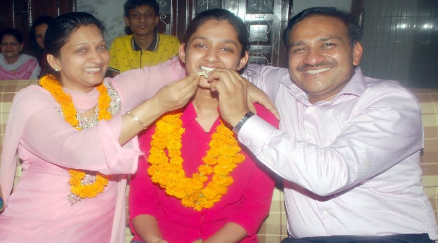 CBSE 10th Result: Nandini Garg India Topper in Shamli
