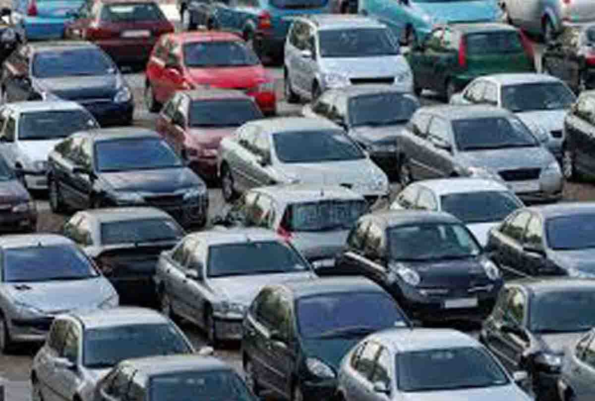a dozen parking will be paid at madhyamarg and manimajra in chandigarh