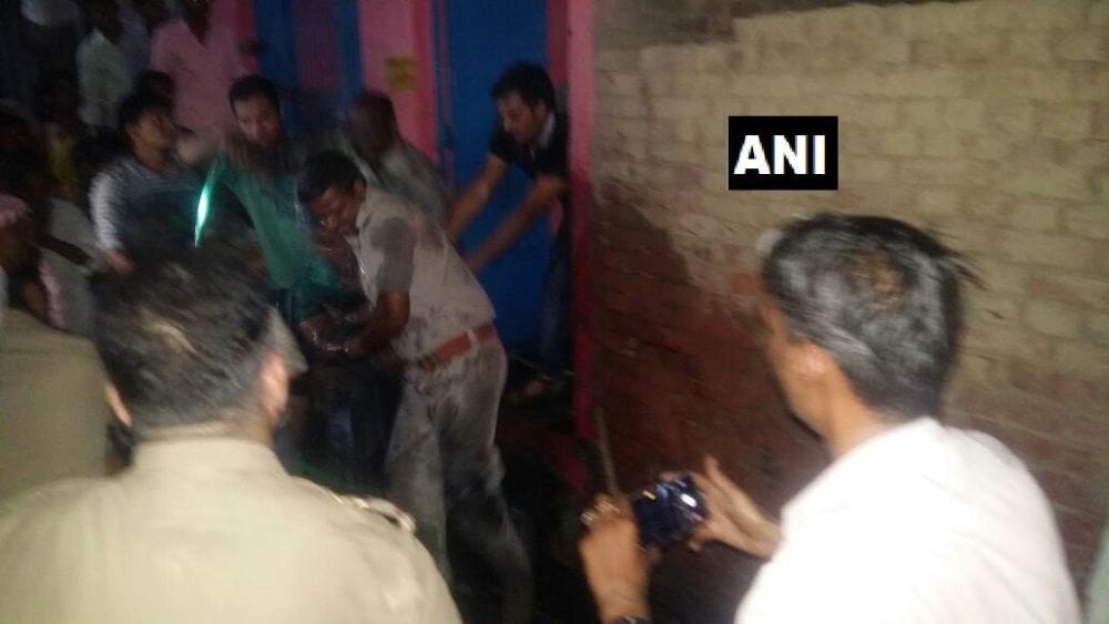 three people dies during cleaning sewers