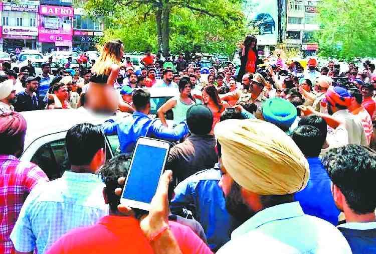 transgenders protest against police in mohali