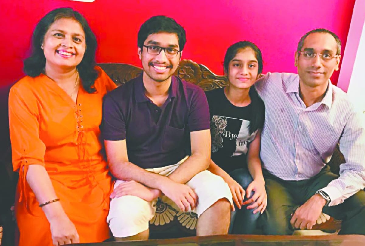 upsee result 2018 topper aditya singh special story in noida