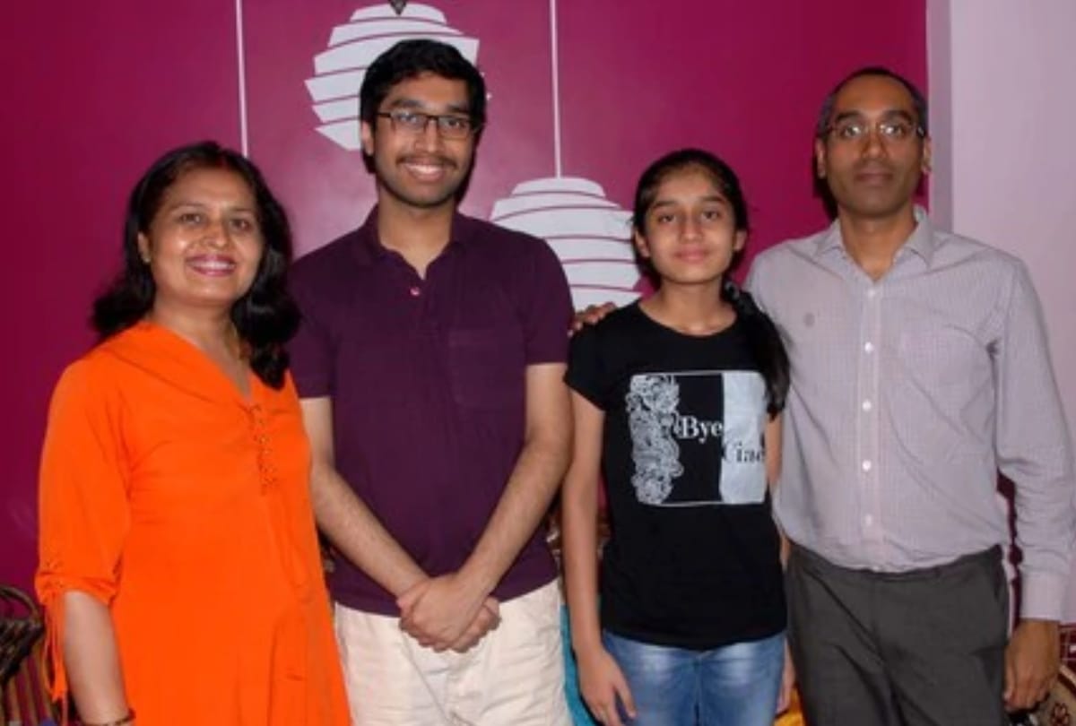upsee result 2018 topper aditya singh special story in noida