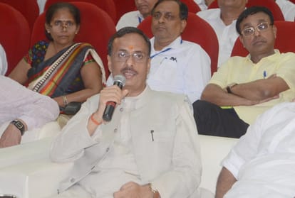 deputy CM dinesh sharma gave answers to the questions of toppers