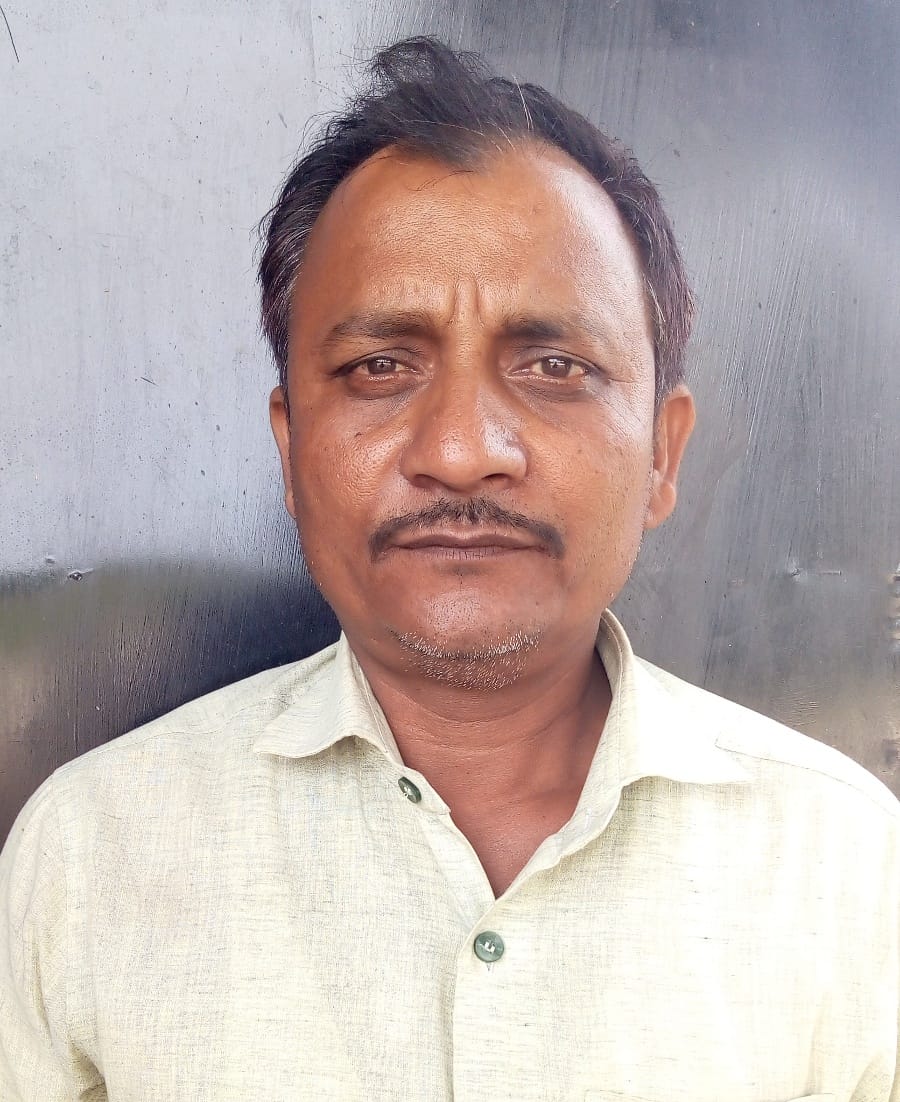 सात वर्षों से अशोक रहते हैं रोजा