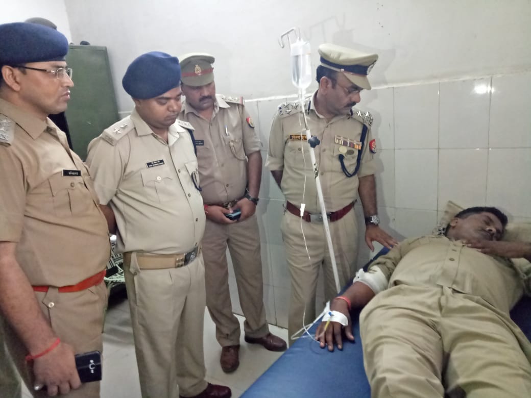 UP police encounter once again in azamgarh