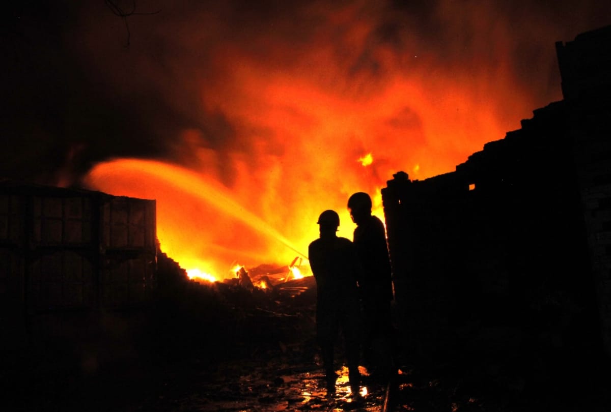 Light fire in the Mobil oil warehouse of Petrol pump