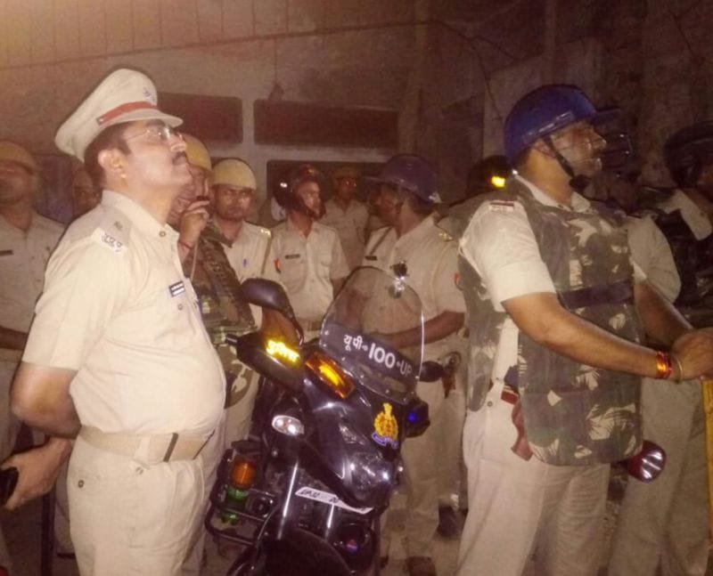 मामूली विवाद में फायरिंग और पत्थरबाज, 10 घायल