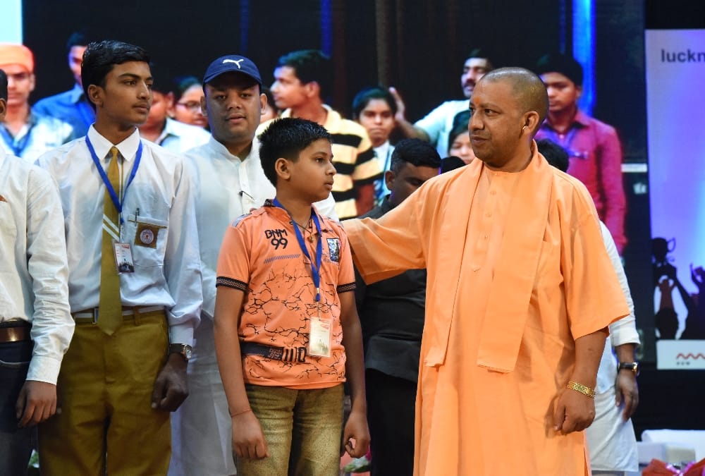 photos of amar ujala medhavi chhatra samman samaroh01.