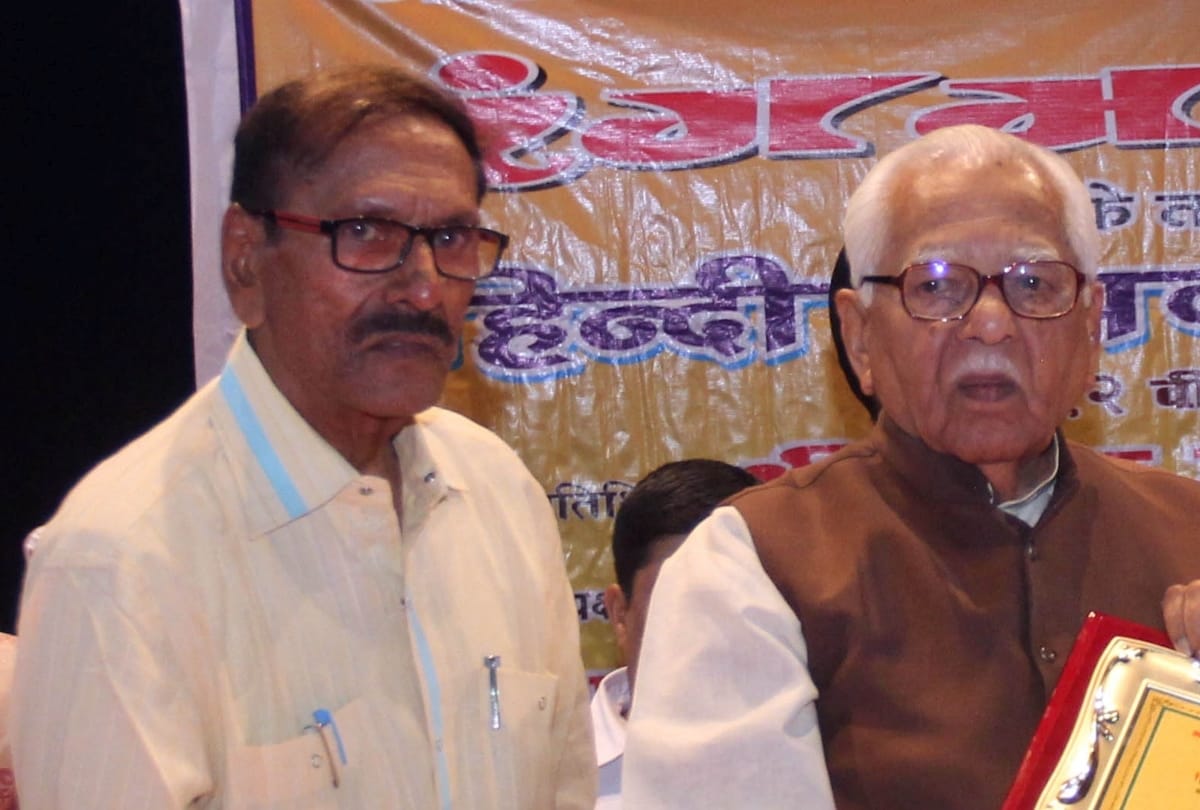 hindi patrakarita diwas celebrated in lucknow