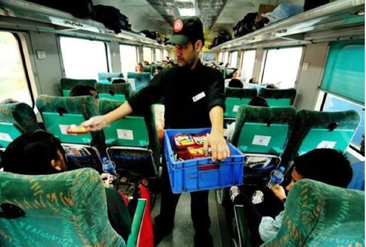 Indian Railways to launch a combo meal scheme on the lines of airlines