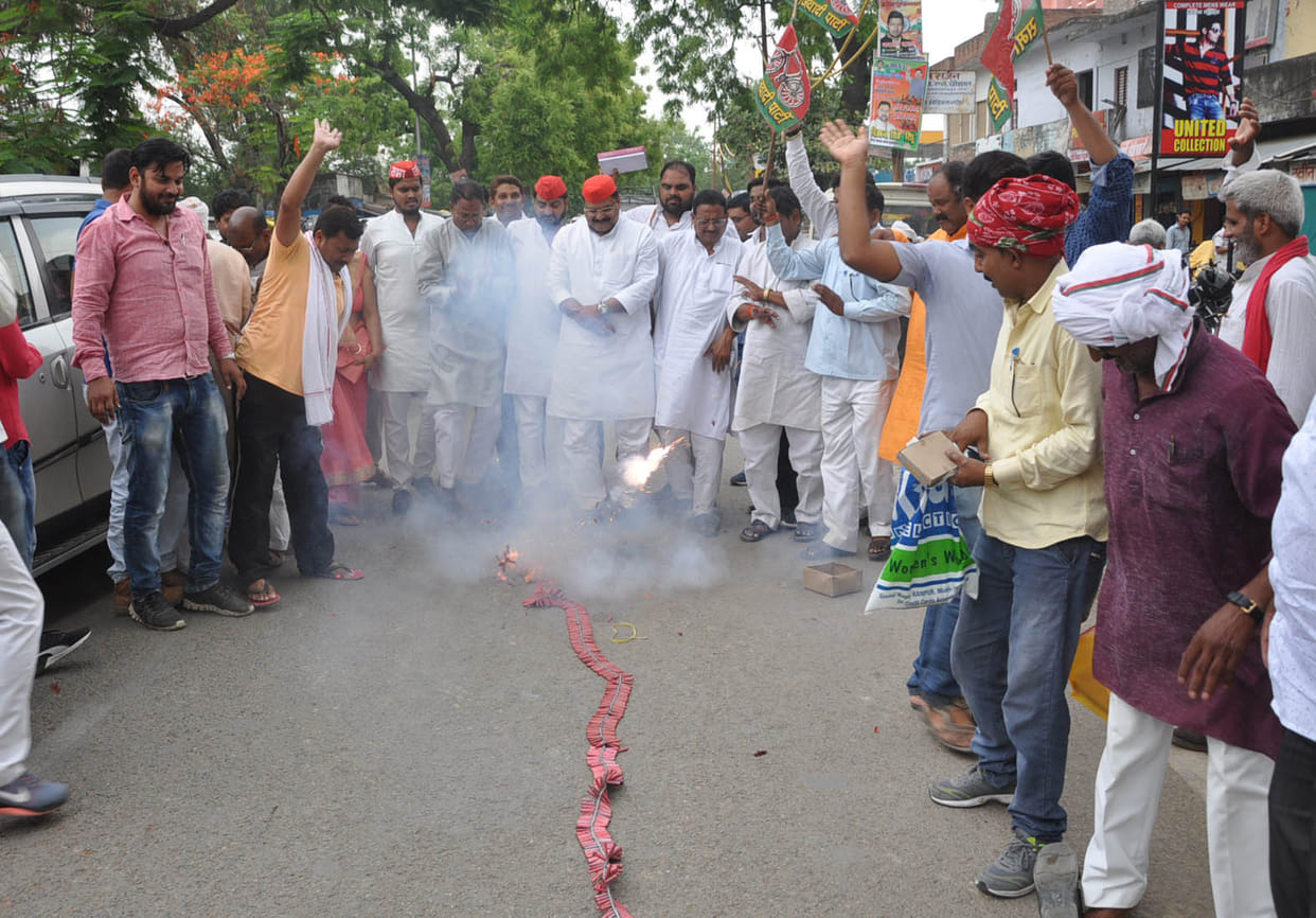 samajwadi party celebration after UP by election result