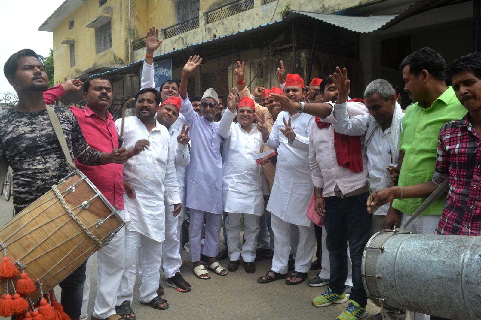 samajwadi party celebration after UP by election result