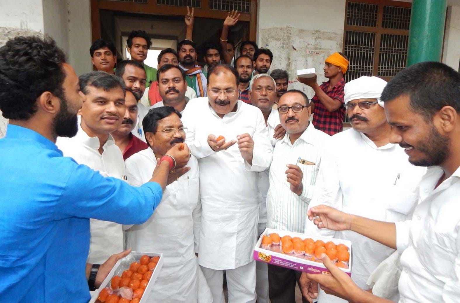 samajwadi party celebration after UP by election result