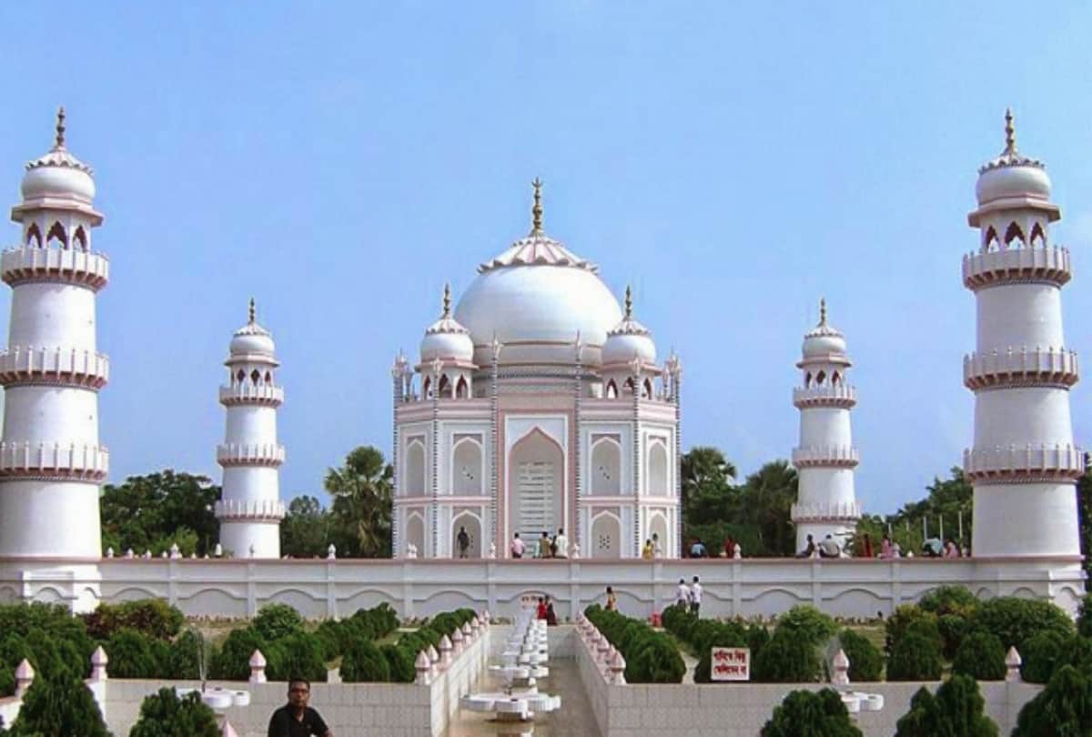 Taj Mahal replica in Bangladesh made by Film Maker Ahsanullah Moni