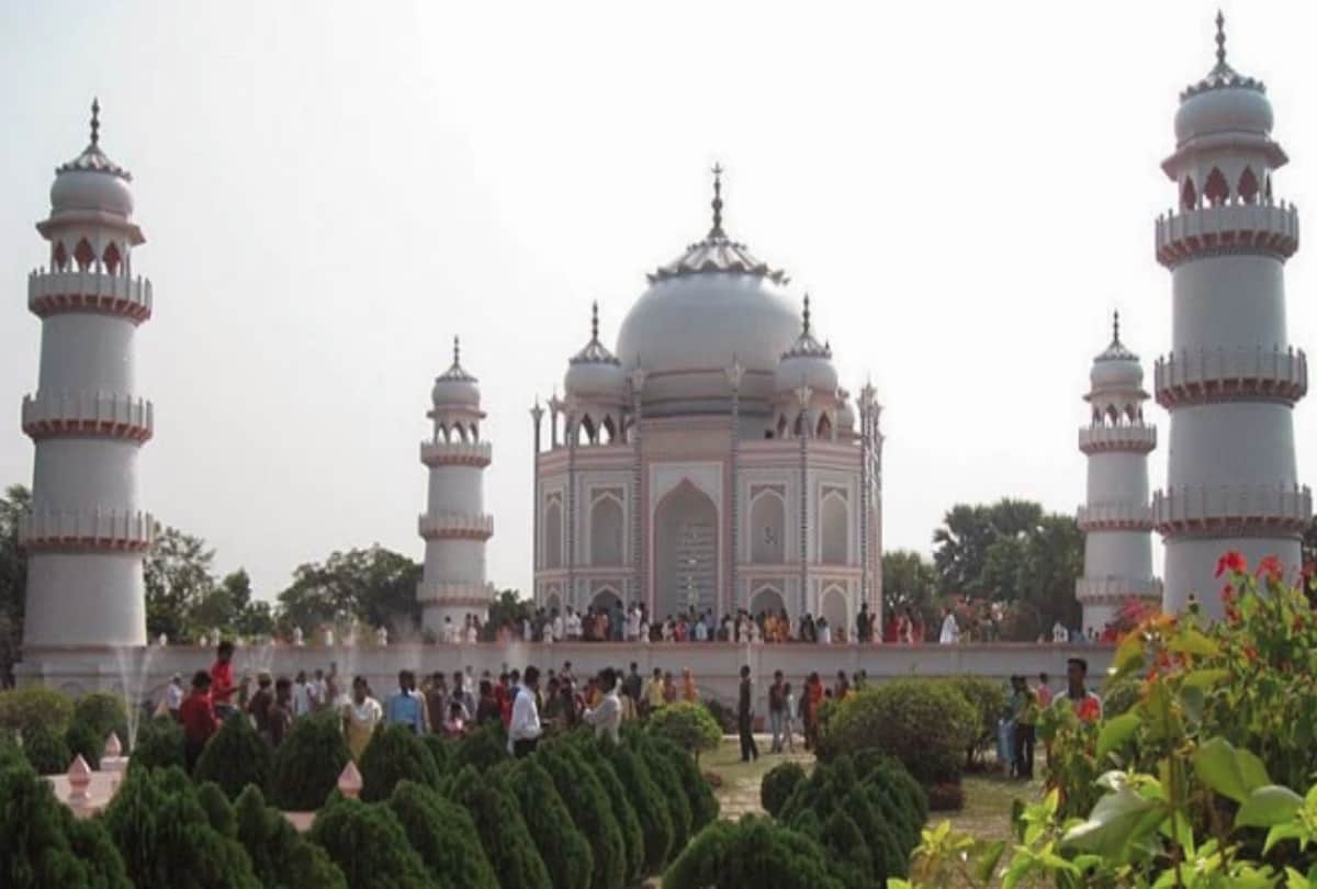 Taj Mahal replica in Bangladesh made by Film Maker Ahsanullah Moni