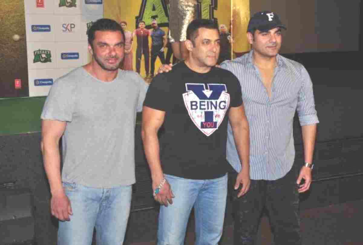 Salman Khan THRASHES Rishi Kapoor For DISRESPECTING His Family