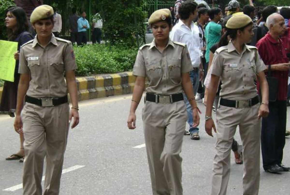 dress changed for women of up police 