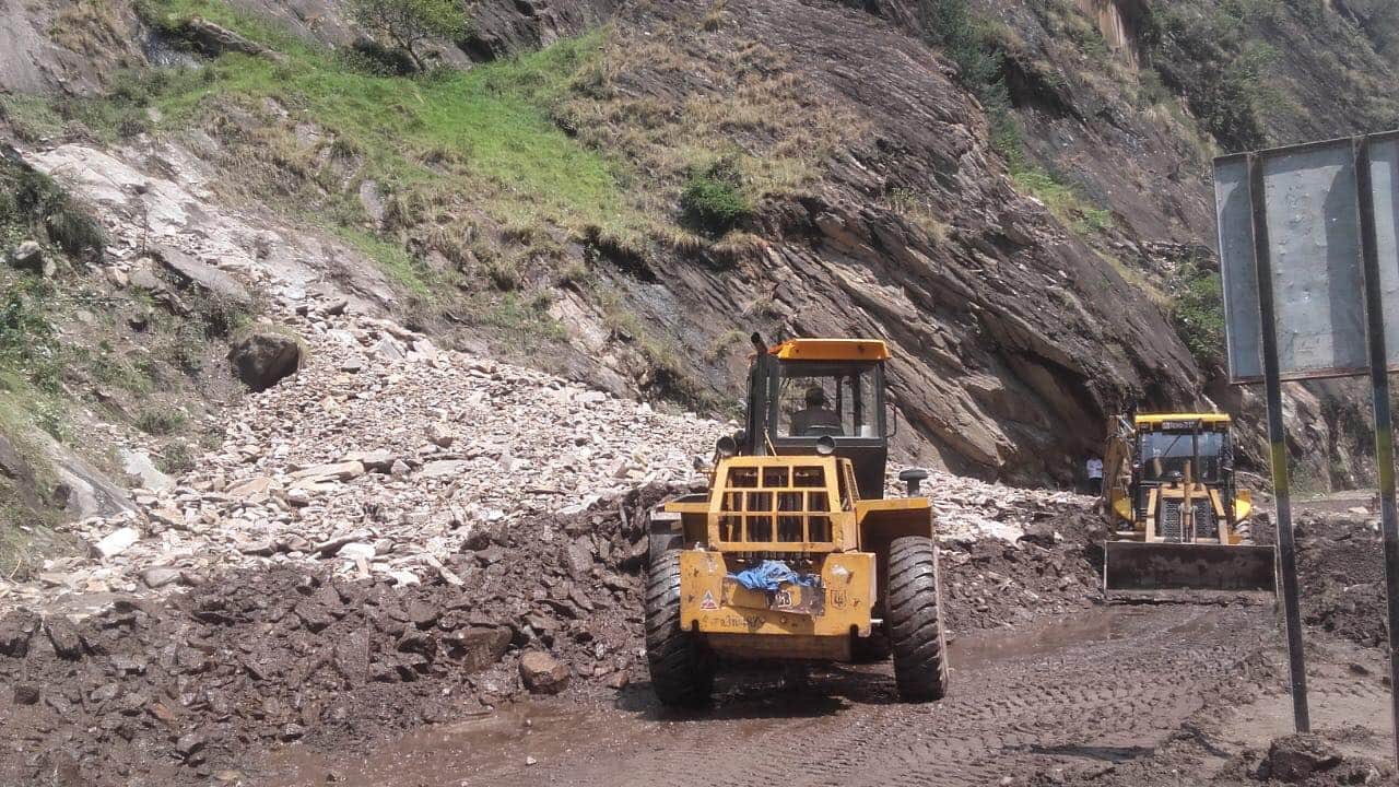 landslide in badrinath highway photos