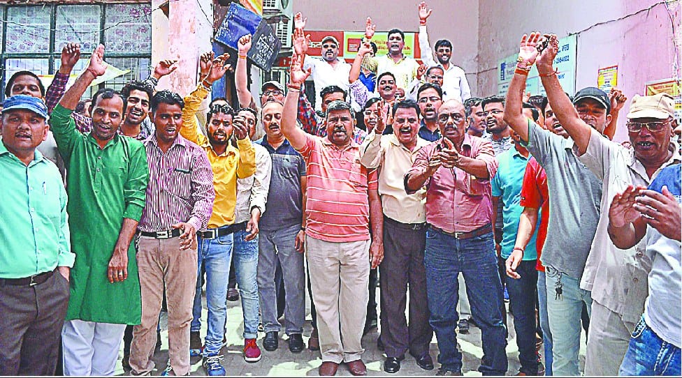 hadtal se 350 crore ka banking karobar thap