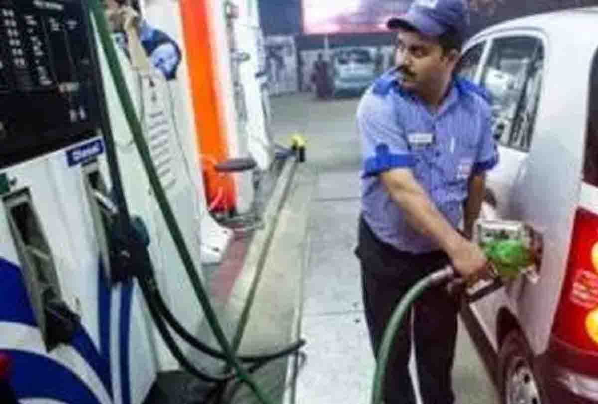 Stay alert on petrol pump