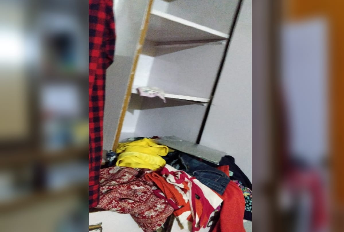 three crooks looted house in noida by attacking 5 year old and grandmother with knife in noida