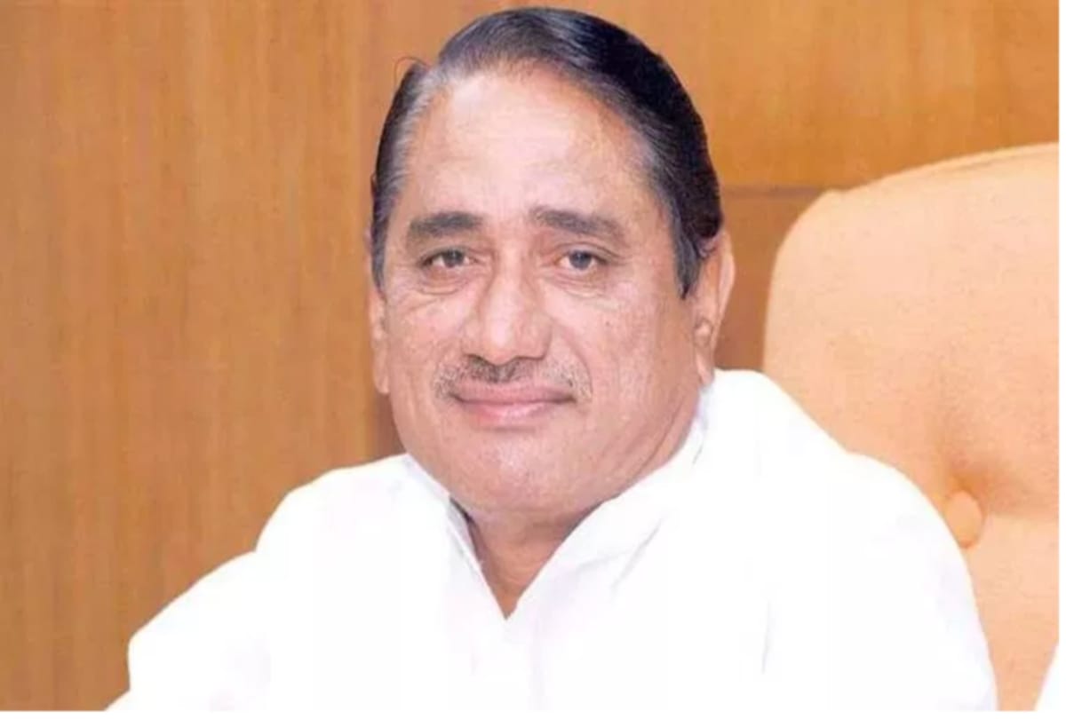 Maharashtra Agriculture Minister Pandurang Phundkar dead from heart attack