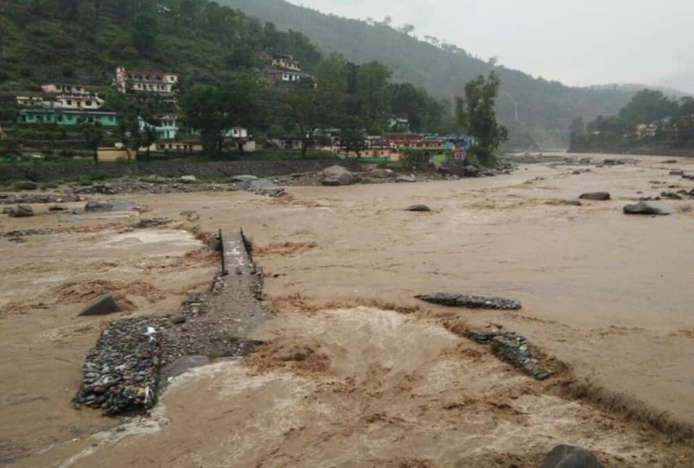 Kedarnath Highway blocked after landslide and Heavy rain in uttarakhand
