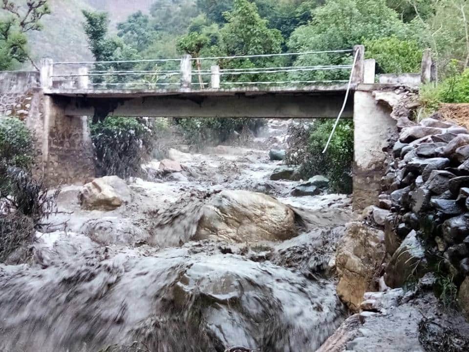 Kedarnath Highway blocked after landslide and Heavy rain in uttarakhand
