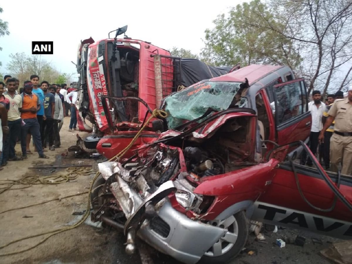 Maharashtra : 10 people dead and 3 injured in road accident at Yavatmals Arni