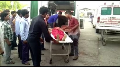 three died and many injured in road accident in agra