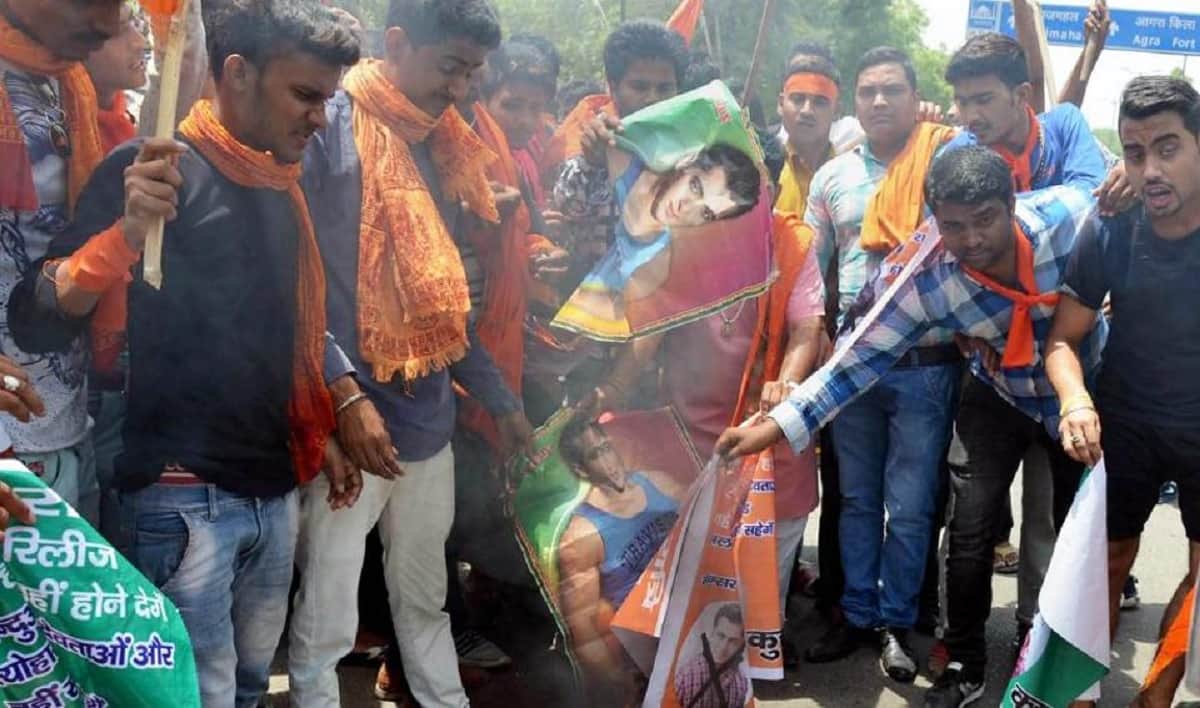 why vhp associates announces reward of rs 2 lakh for beating salman khan here is the truth