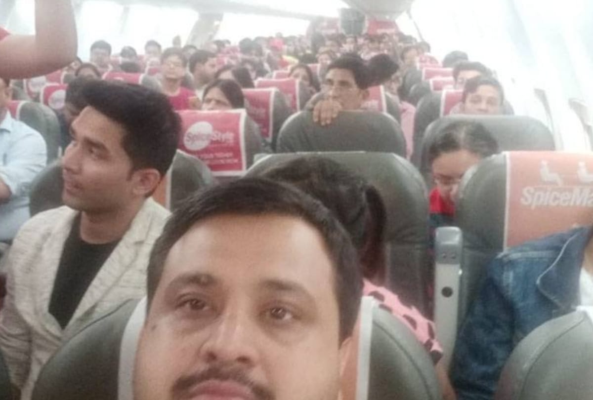 spicejet flight SG 8480 delhi to patna landed in varanasi bad weather pilot deny to fly my duty over