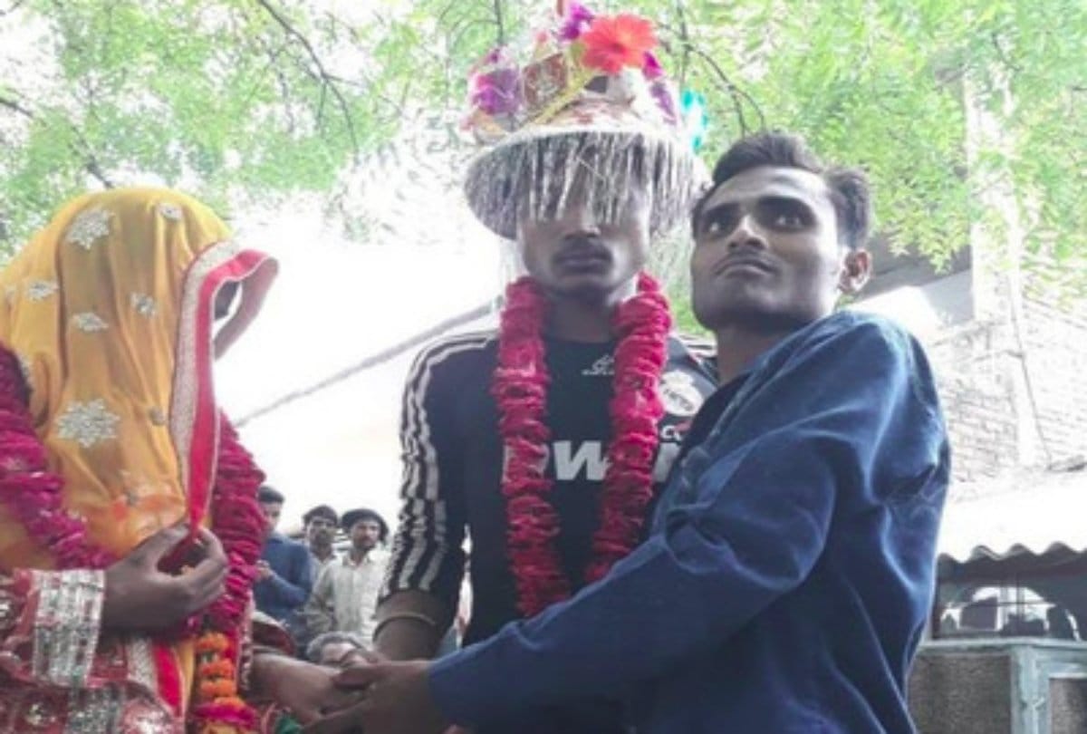 A Man helps wife get married with boyfriend at Kanpur