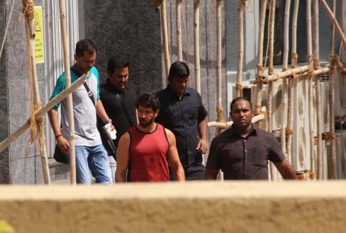 Hrithik Roshan new look from the sets Anand Kumar biopic Super 30