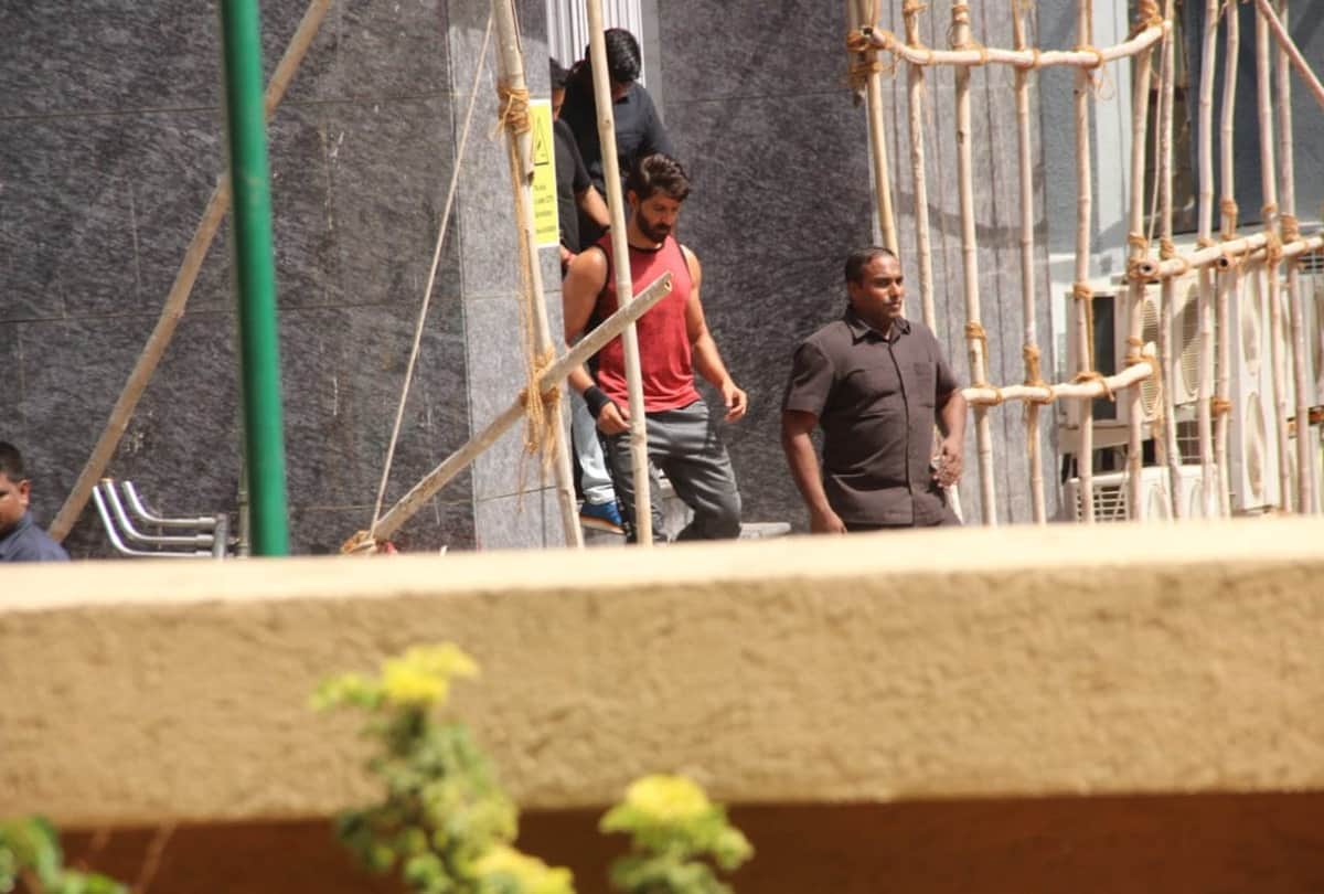 Hrithik Roshan new look from the sets Anand Kumar biopic Super 30