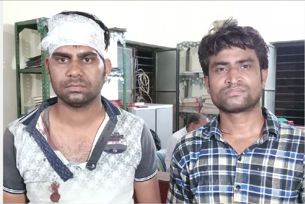 Armed Robbers Loot Jewellery Worth Rs 41.41 lakhs in aligarh