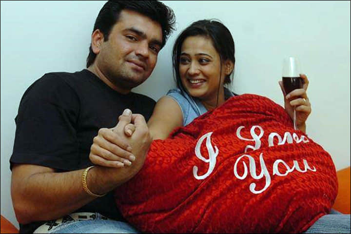raja choudhary fighting and molesting during shoot a film