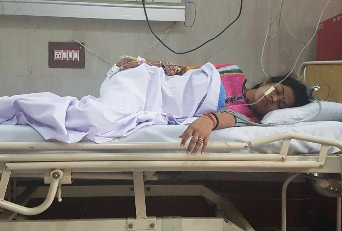minister swati singh admitted in lohia hospital