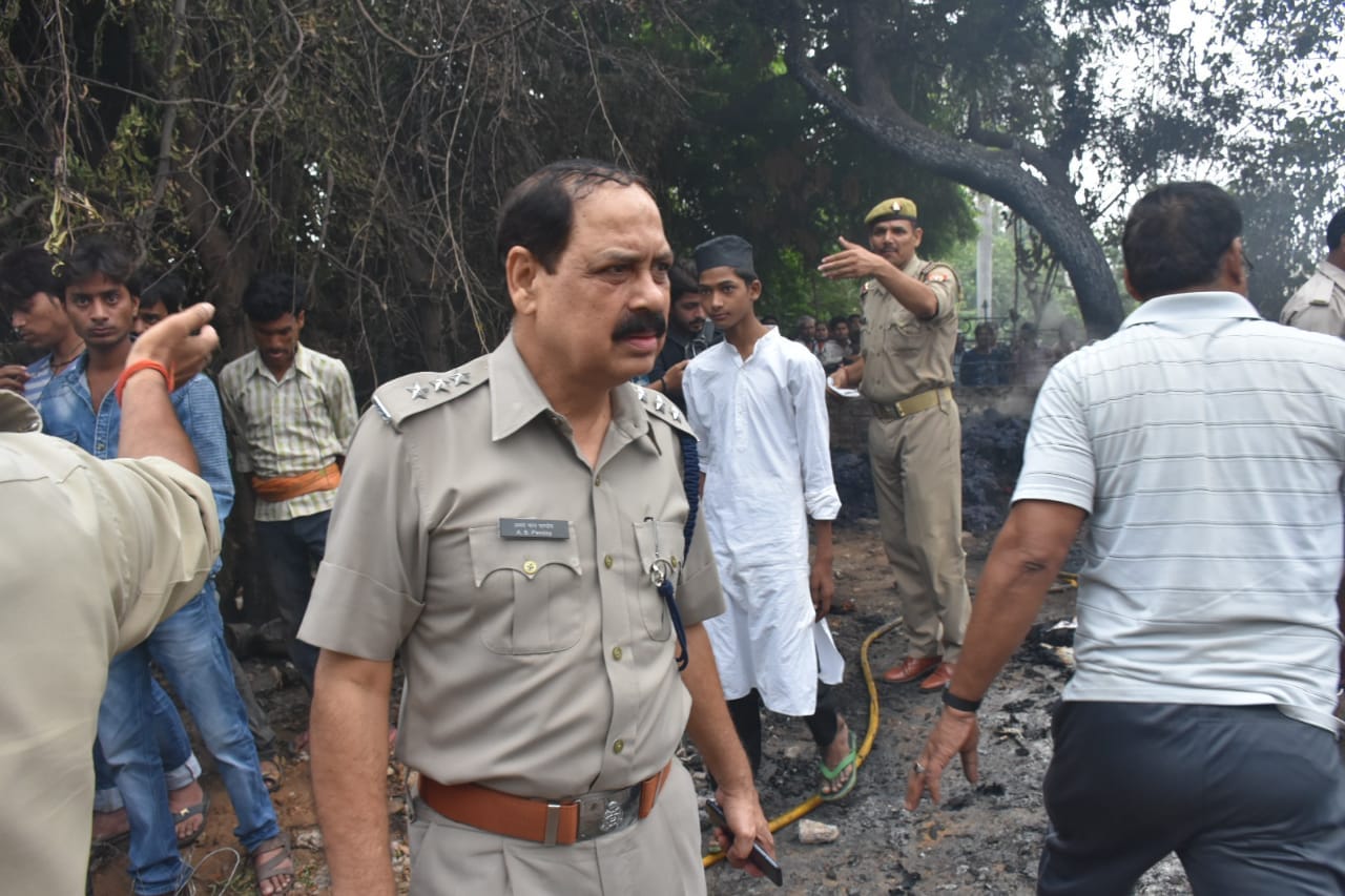 Uttar pradesh Fire broke out in a cotton godown in Lucknow