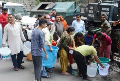 water crisis shimla people protested in shimla against mc for irregular supply of water 