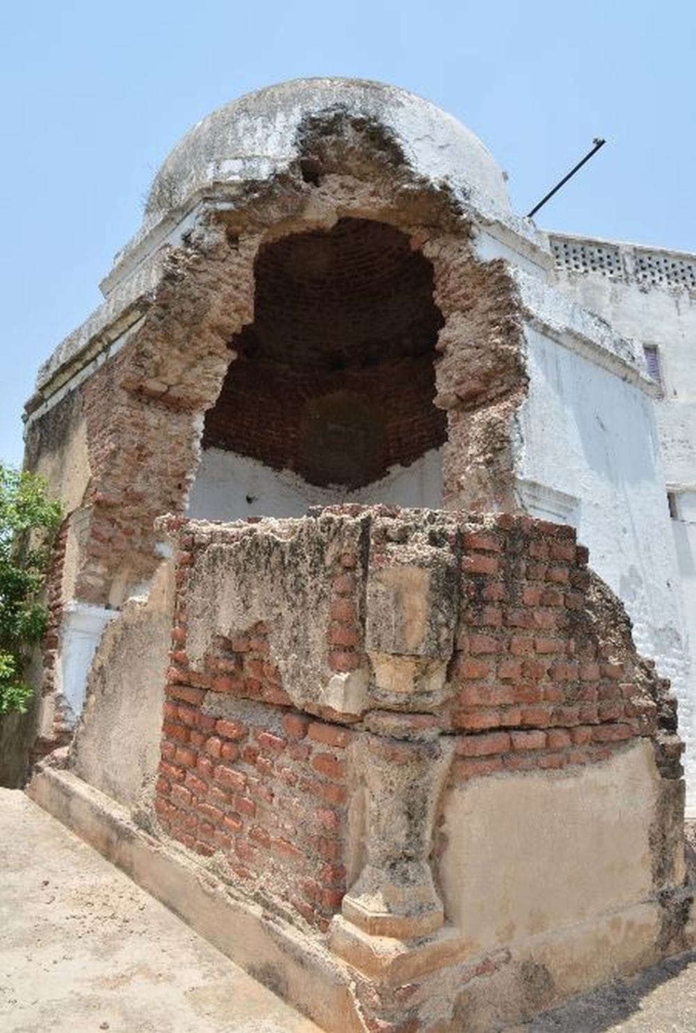 bjp government could not protect atal bihari vajpayee's house
