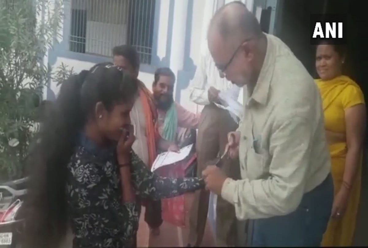 Sleeves of students cut off by a teacher before the start of Chhattisgarh Pre Agriculture Test
