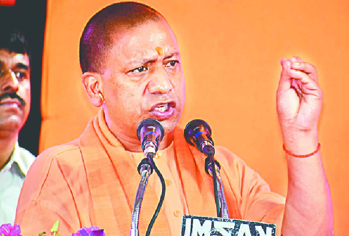 cm yogi said It is wrong to make public issue of threatening MLA  