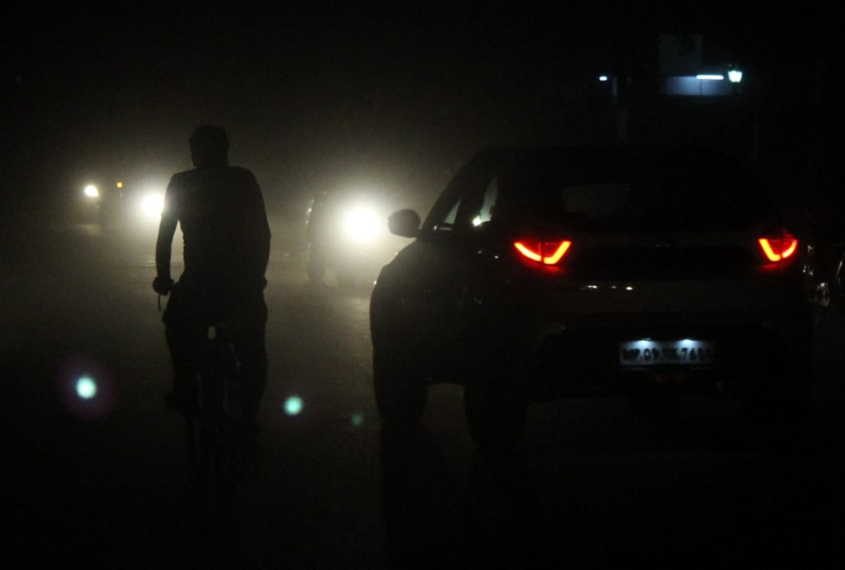 Dust storm Thunder storm accompanied with light rain and squall over Delhi NCR
