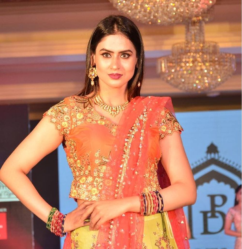 agra start of taj India fashion week