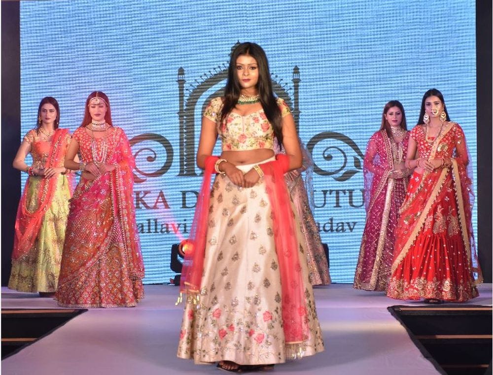agra start of taj India fashion week