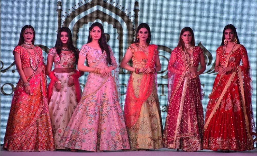 agra start of taj India fashion week