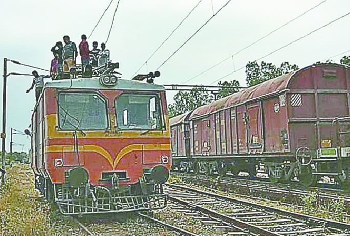Sadbhavna Express escaped from burning train
